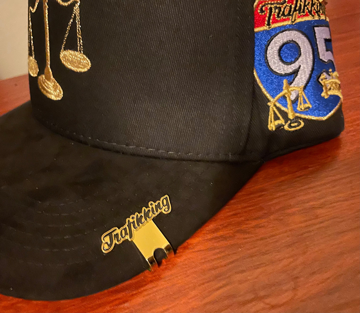 Trafikking money clip